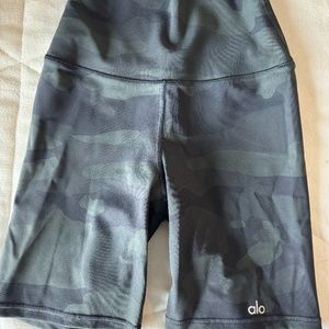 Alo Camo Biker Shorts
